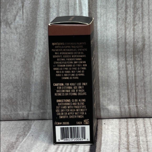 Revolution The One Blush Stick Vibrant Or Sheer - Picture 3 of 3